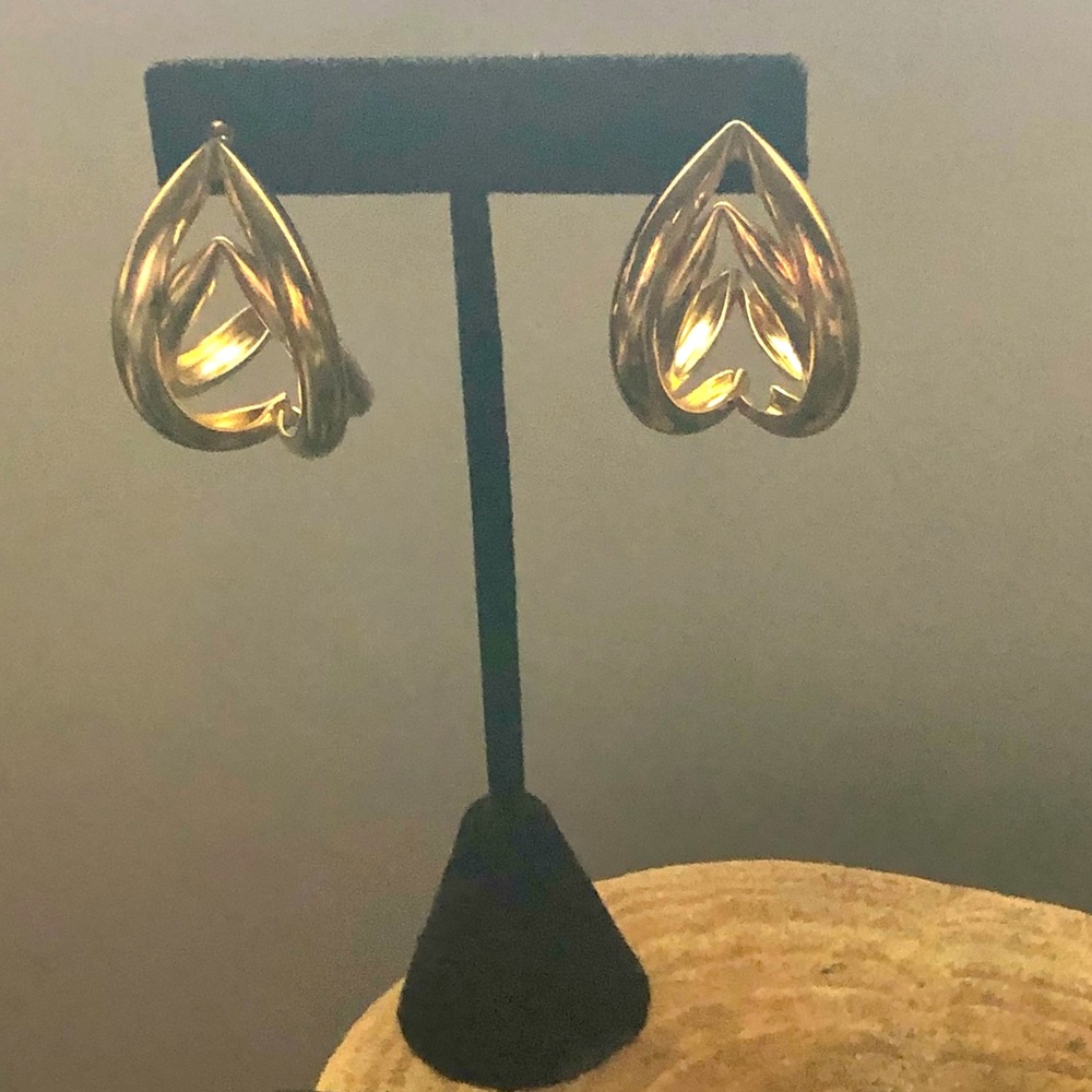 Super Cool Vintage Earrings - Picture 5 of 14